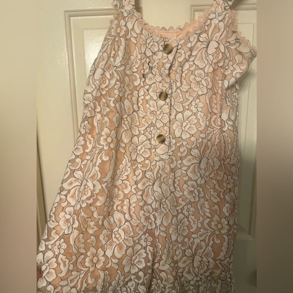 The Cove Sleeveless Floral & Lace Romper size S Peach/Cream color - Picture 2 of 8